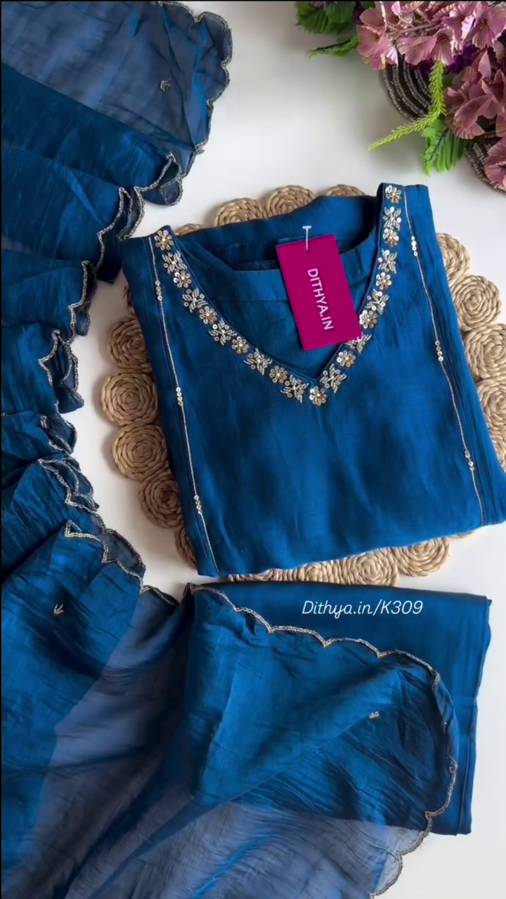 Women Ethnic Motifs Yoke Design Regular Pure Silk Kurti Set With Dupatta