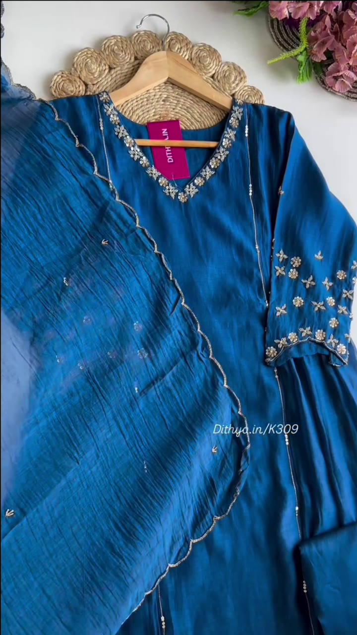 Women Ethnic Motifs Yoke Design Regular Pure Silk Kurti Set With Dupatta - Image 4